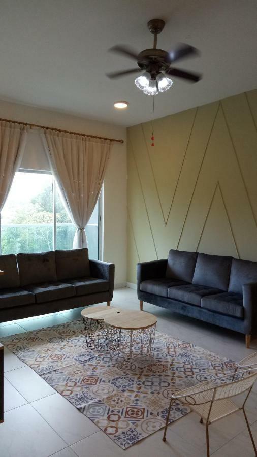 Icolor Home & Stay Ch6 Tanah Rata Extérieur photo